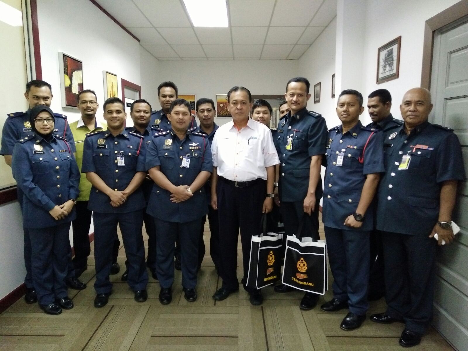 Portal Rasmi Jabatan Bomba Dan Penyelamat Malaysia Terengganu Feb16 Kunjungan Mesra Pengurus Airport