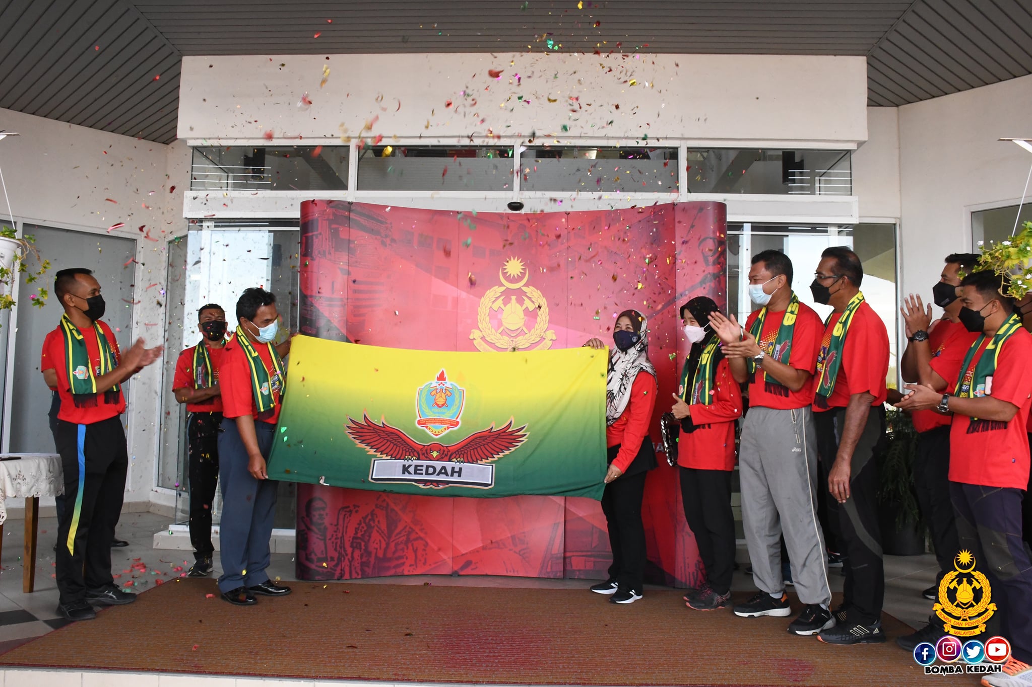 serah bendera sukbom