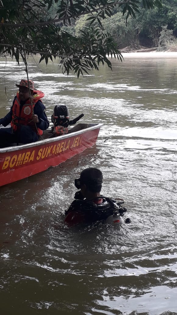 7b3c9ce7 0442 4eac b944 5d6ccef06722