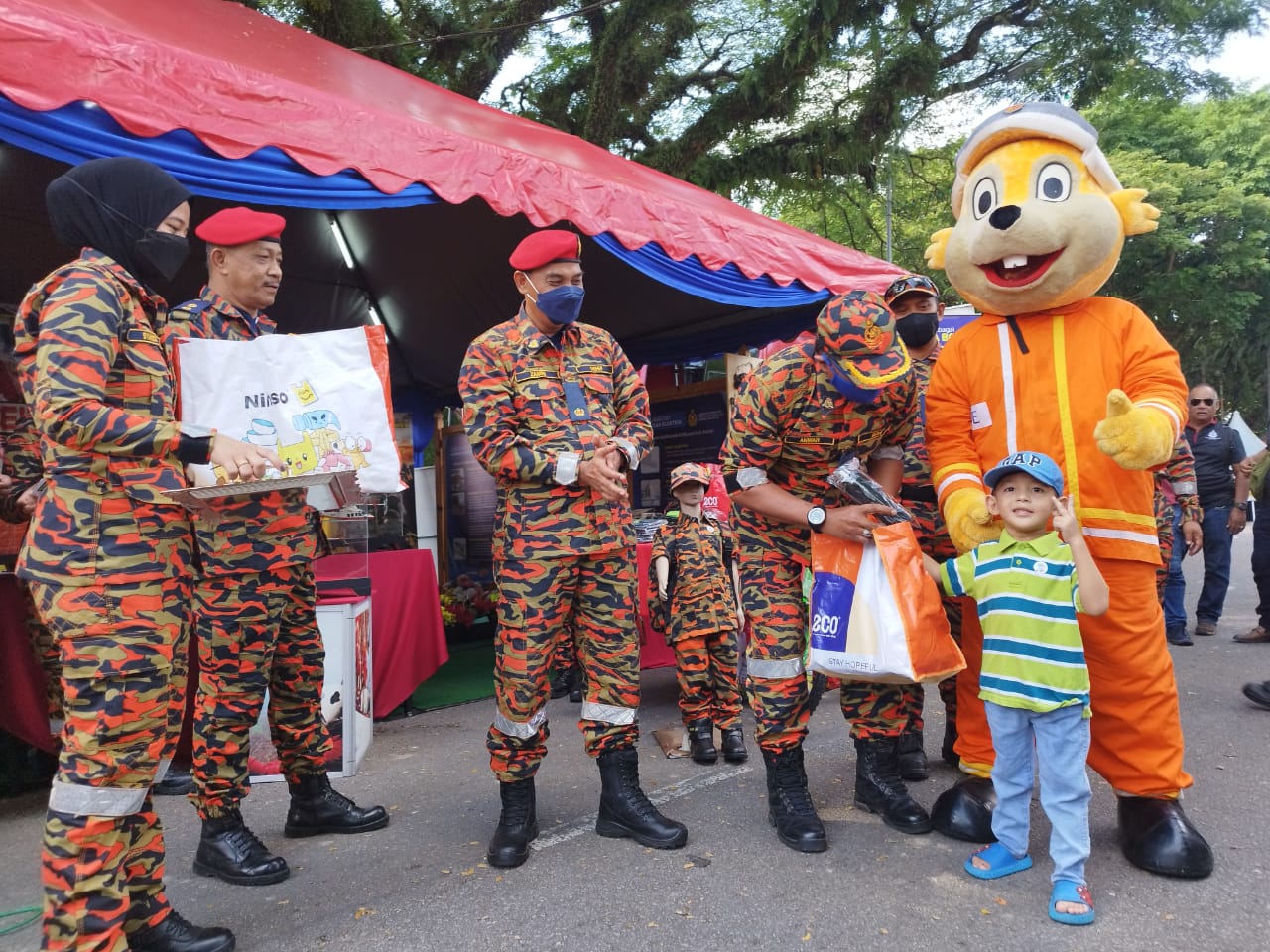 aaa5255a 2b78 43d5 b657 b4918930f183