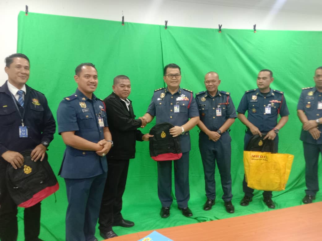 2b7a8a05 6ab0 4040 a795 292265665c3a