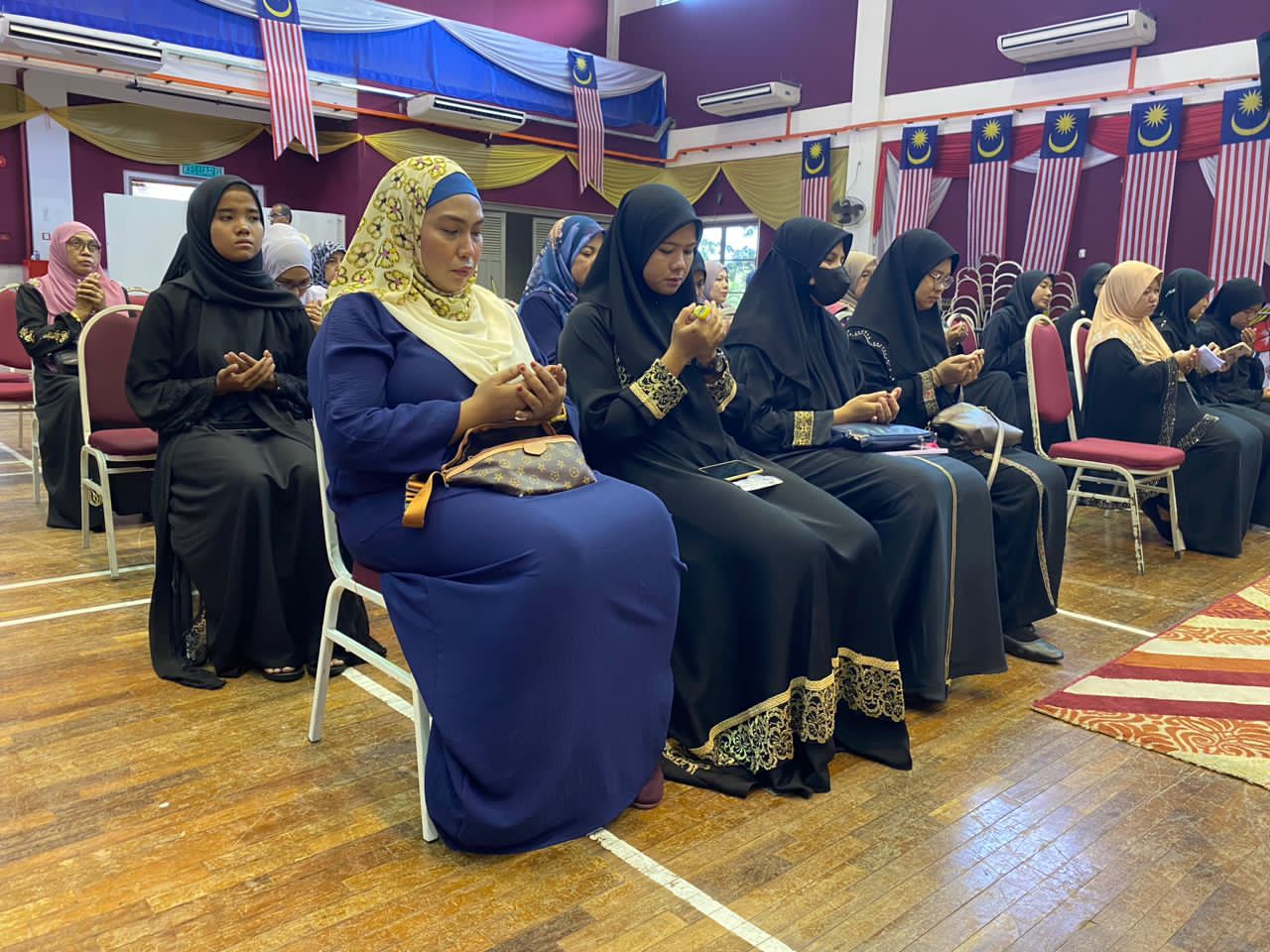 d20b03b8 4d8f 4edc bf10 f4d312d1c194