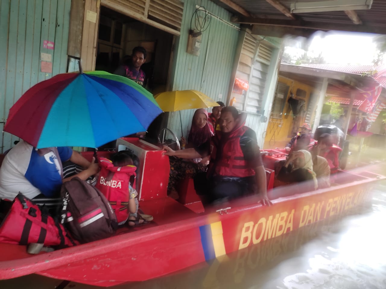 f1a499b3 dab3 4e4e b7ed 8f1b79795f82