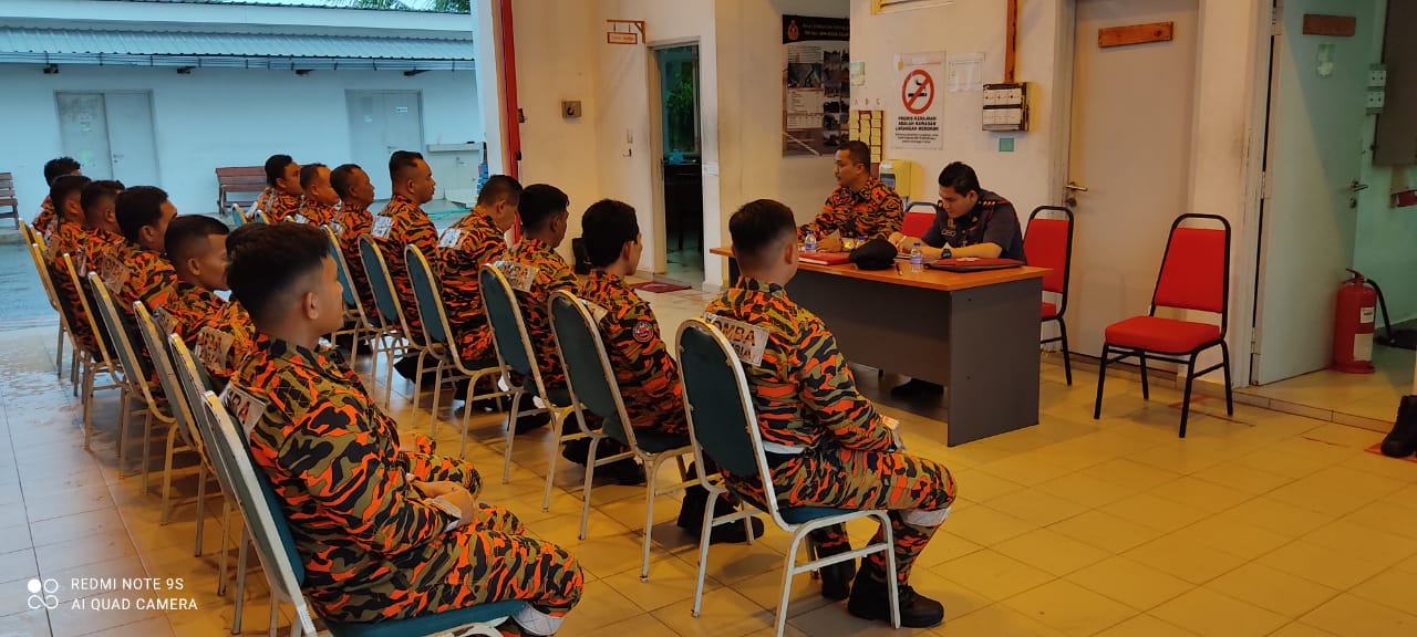 489e9912 a4c6 4c72 b4f5 adc054b81081