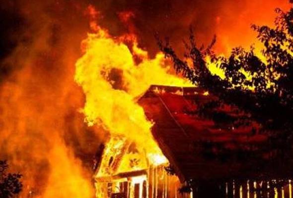 Rumah panjang terbakar 200 penghuni hilang tempat tinggal