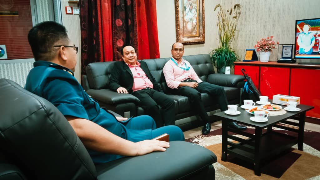 23503bf0 43d7 47f3 ae3e d7d6e7dbefb4