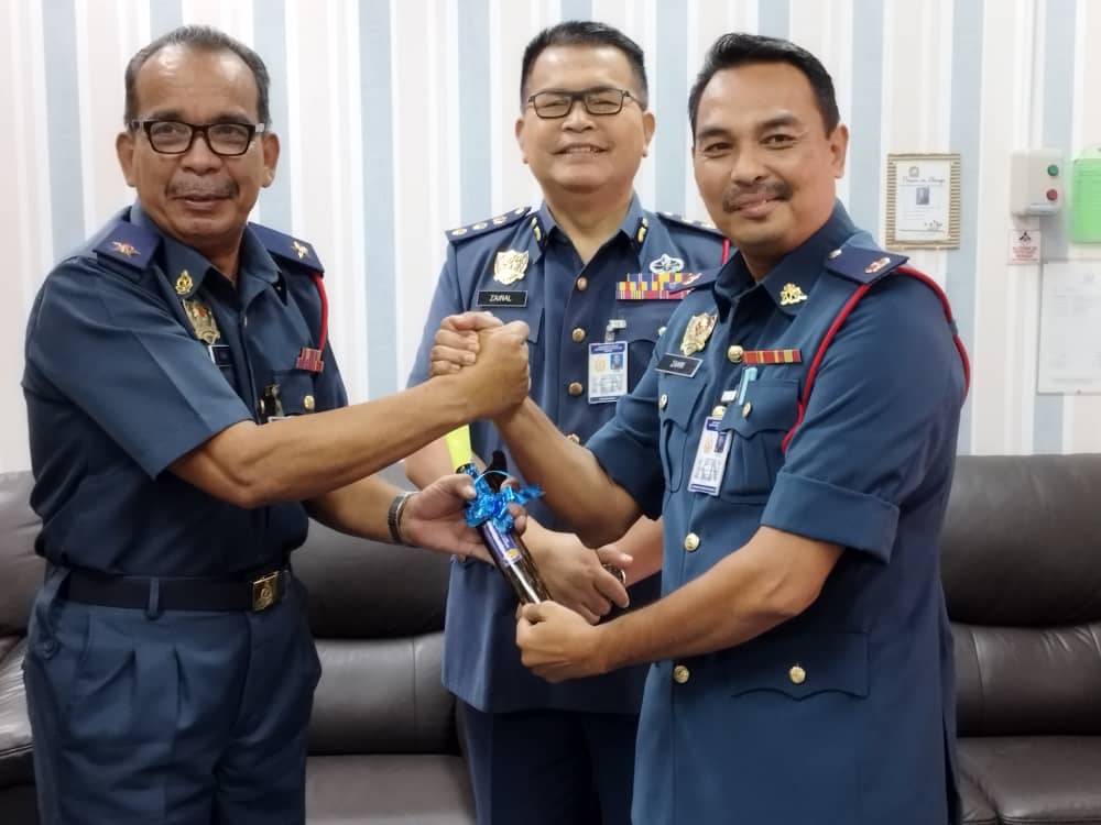 2cfb43f1 d2f1 45ab a949 8eb9cd0d88a3