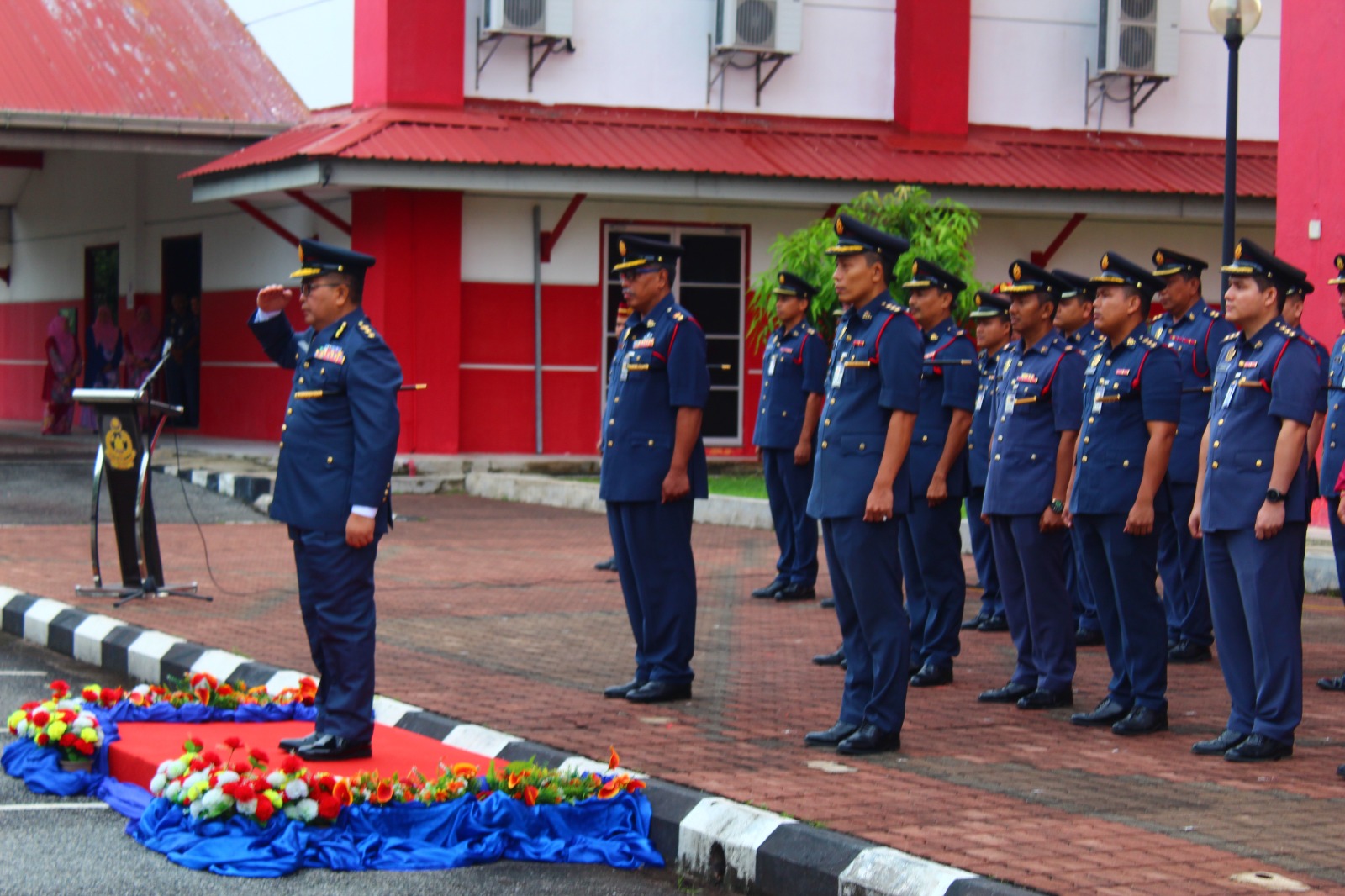 76e6b32b 6e9c 4b1f 844e 81180acb76ab