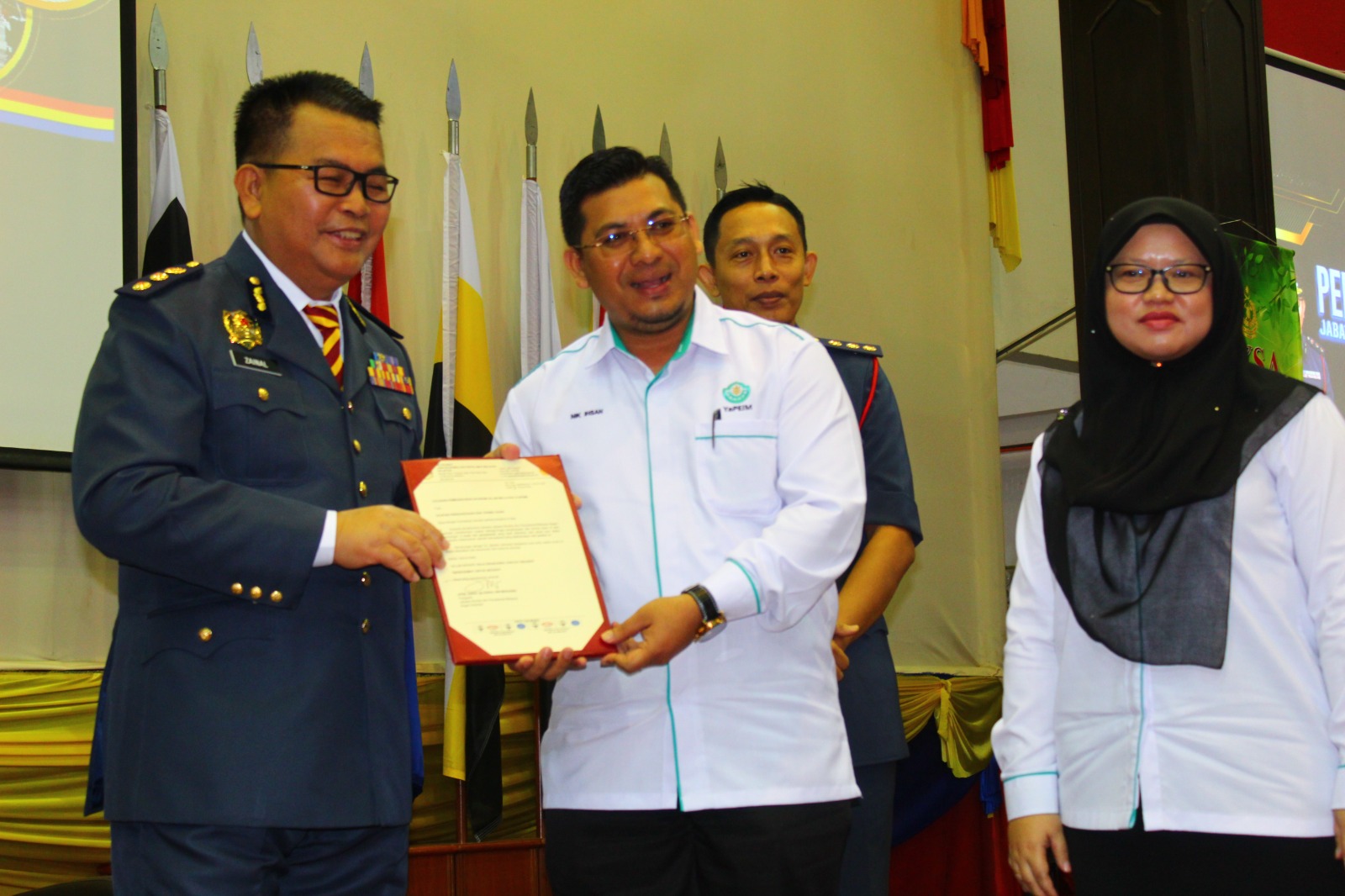 ec5d6e5e f9a2 4b9c 9332 6a3553e993e0