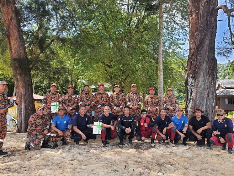 242453461459458299 611625635972742137 n