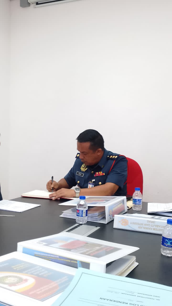 3f87c18a b1e2 4756 9717 c4f5fc1cd133