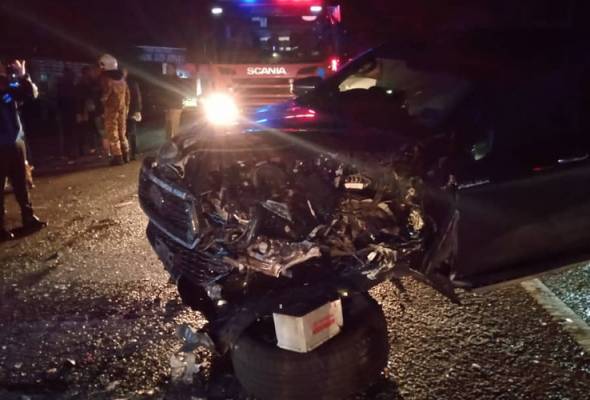 Seorang parah dua cedera nahas babit dua kenderaan