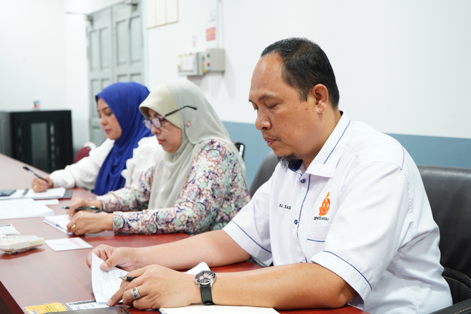 d6b5577d 7528 4b3a 9680 889cb75b4f7d