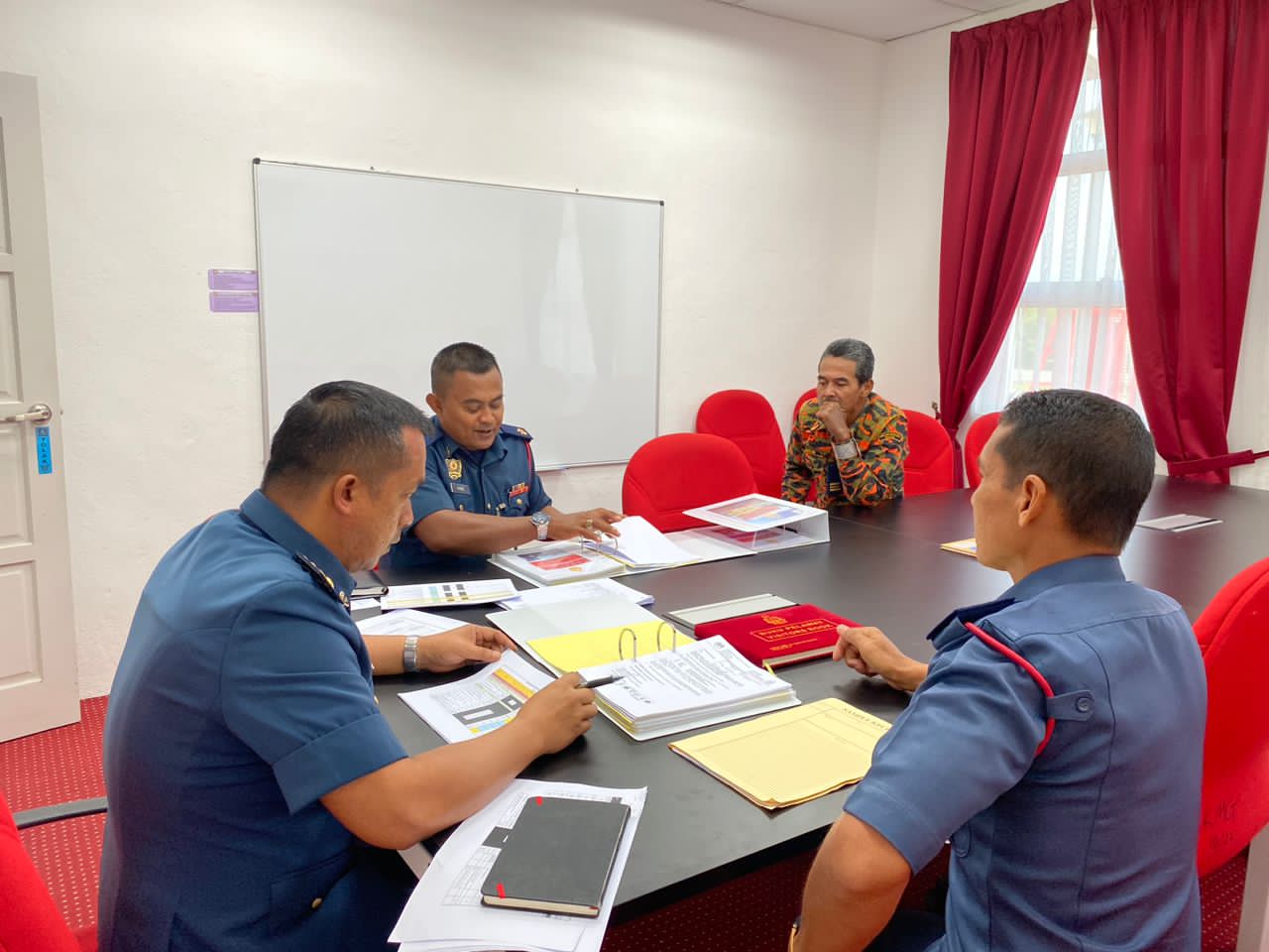 ee5e7c8e a261 4335 86a7 f4bd82b05633