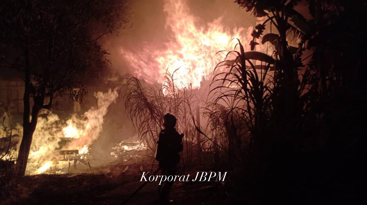 5 BUAH RUMAH SETINGGAN HANGUS TERBAKAR