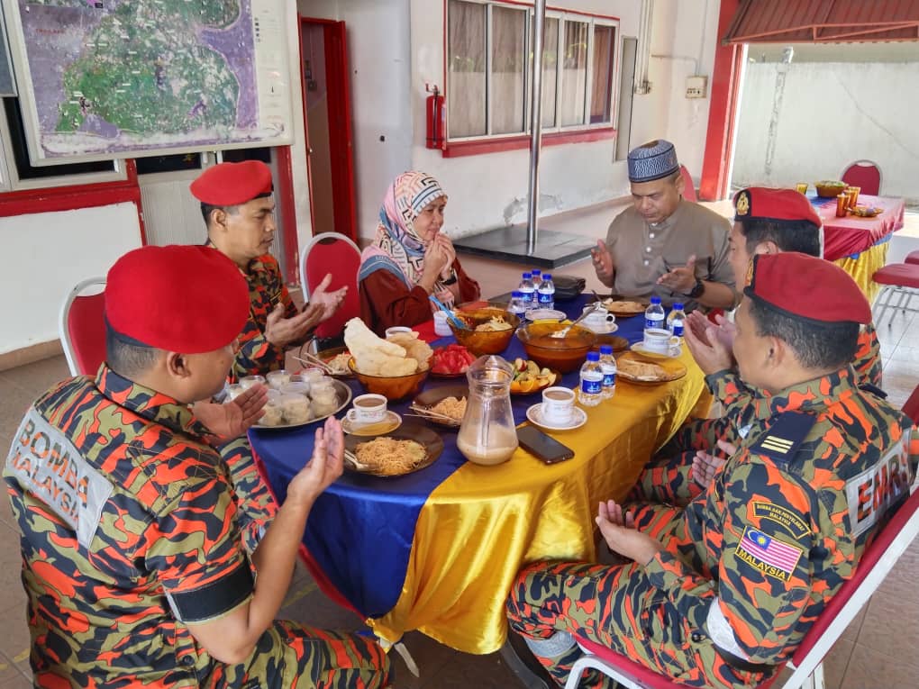 dcff7e4e 5c1e 40de b7d9 7a8c4babe6a6