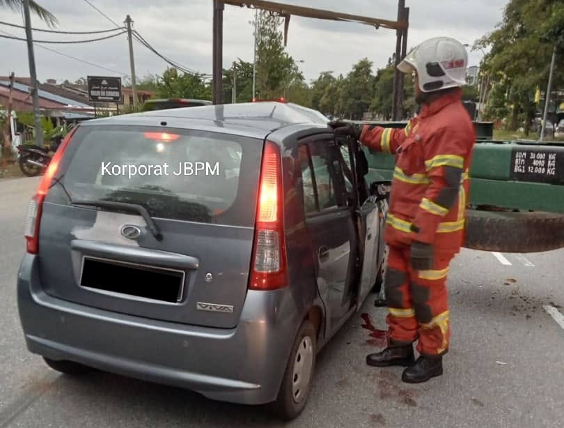 PEMANDU VIVA MAUT DILANGGAR LORI BALAK