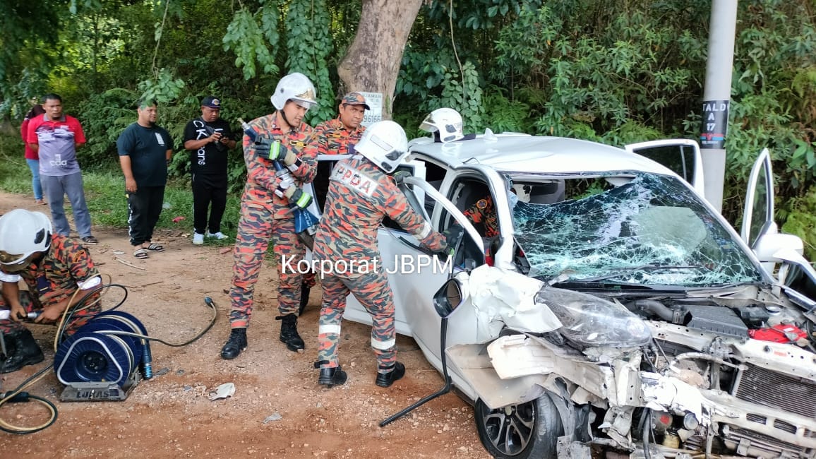 SEORANG MAUT 2 CEDERA DALAM KEMALANGAN 2 BUAH KENDERAAN DI JALAN MARAN TEMERLOH