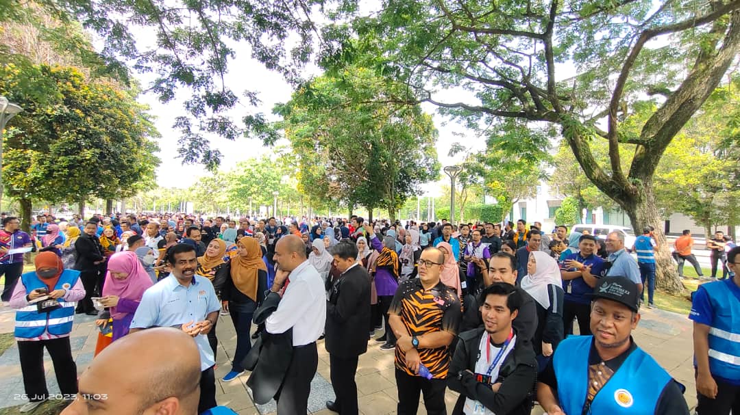 604b646b ab85 4626 8407 bbac9b8edd86