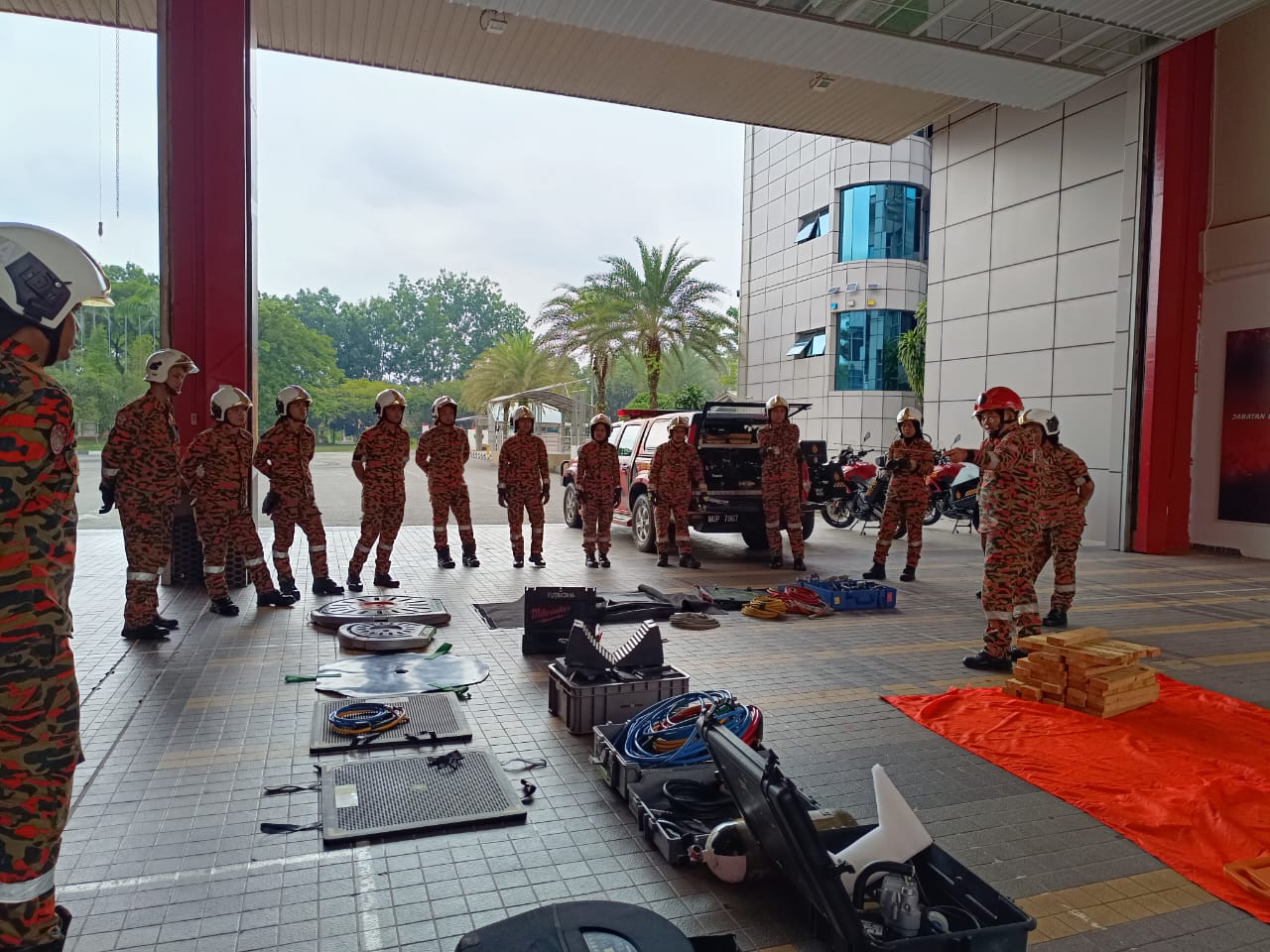 d7072578 e00c 441b b60d c0cdeffc81a3