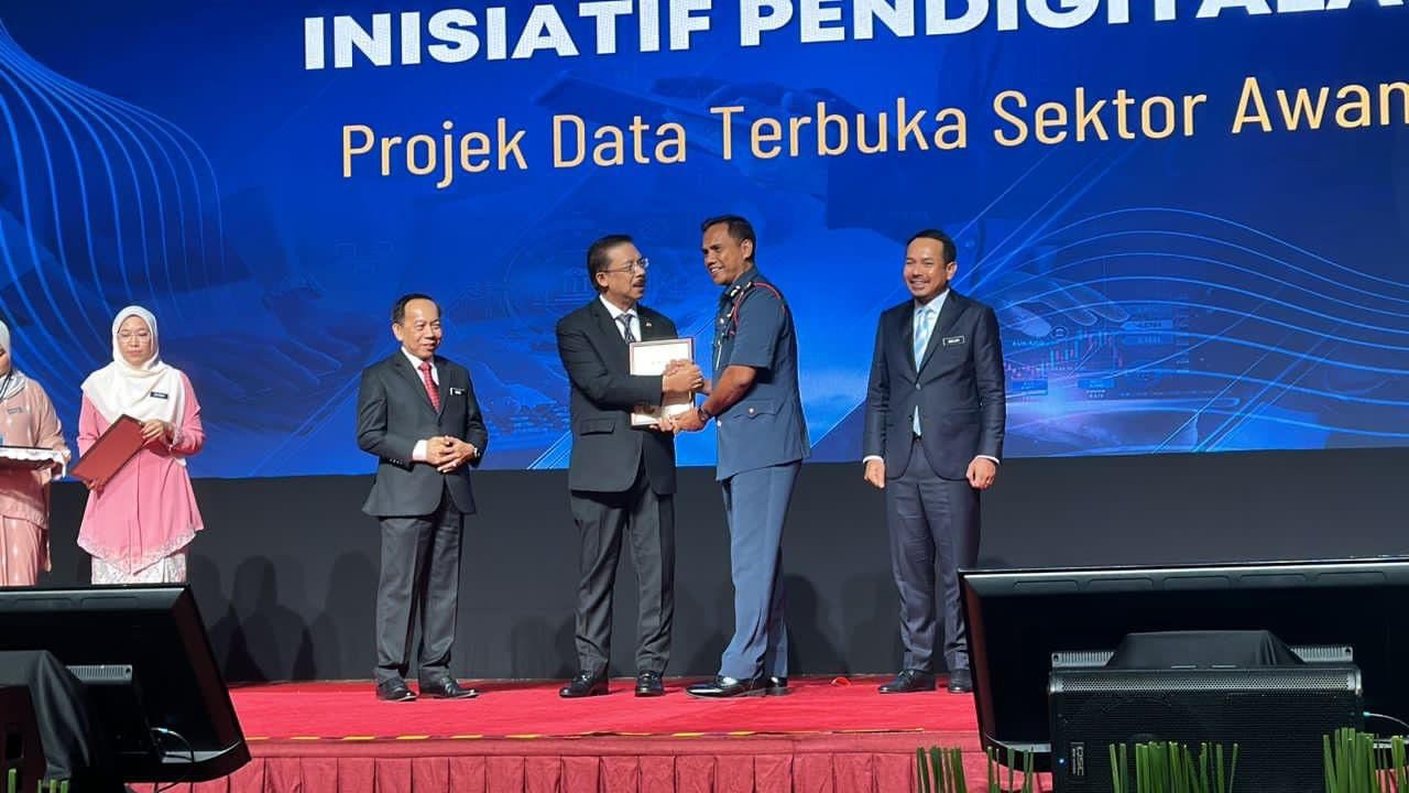 BOMBA TERIMA PENGIKTIRAFAN AGENSI PERINTIS PROJEK PERLUASAN DATA TERBUKA SEKTOR AWAM FASA II