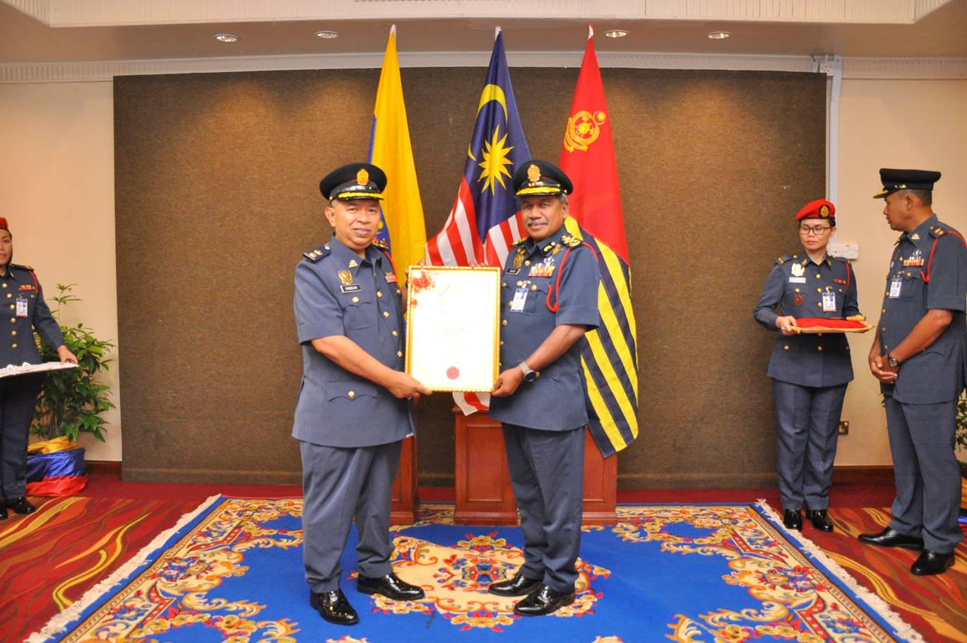 1010102001625635972742137 n