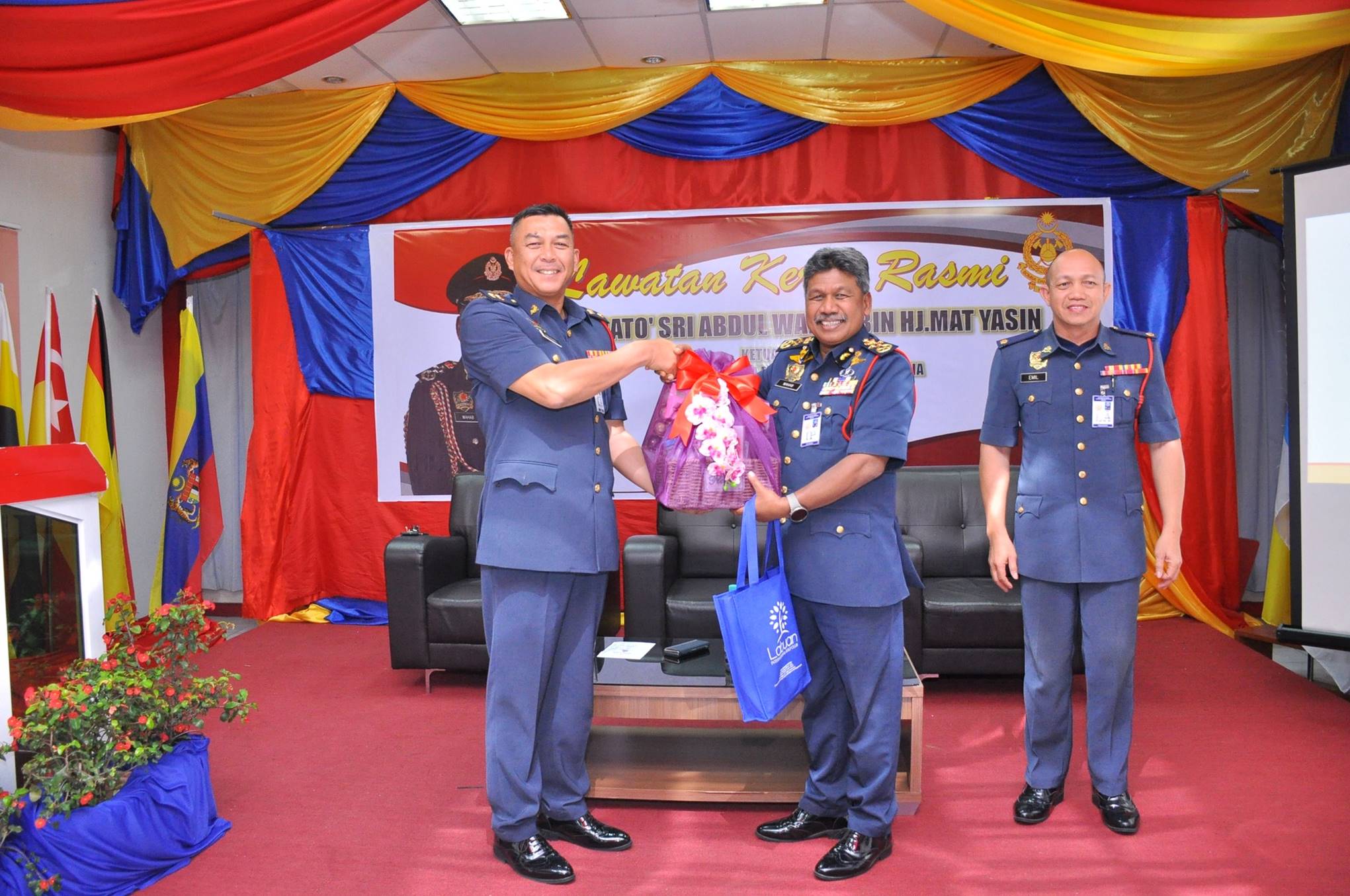 1717172001625635972742137 n