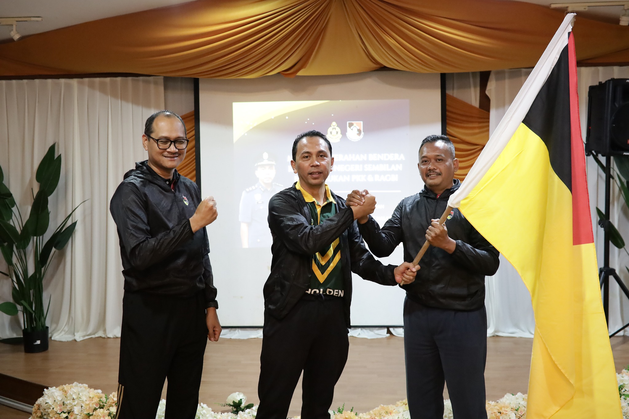 384553280 706893941470180 980582830440843103 n