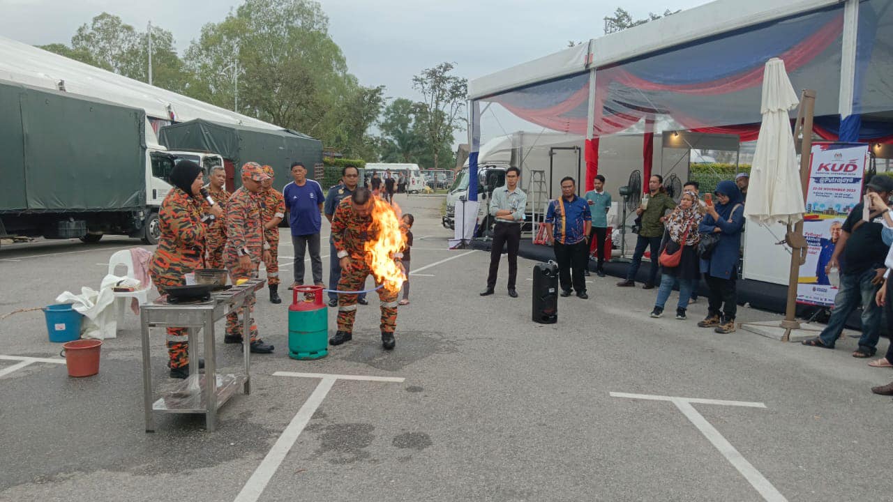 404267873 732744802215999 42294458579