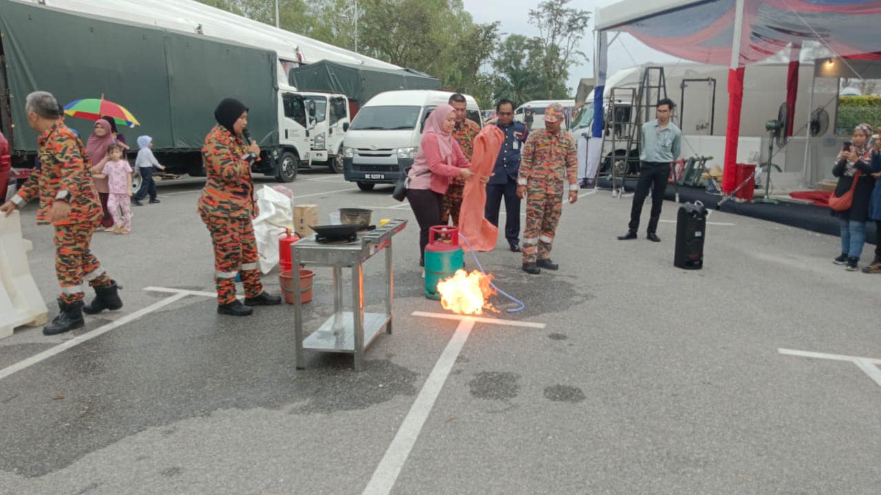 404269075 732744895549323 35583345198