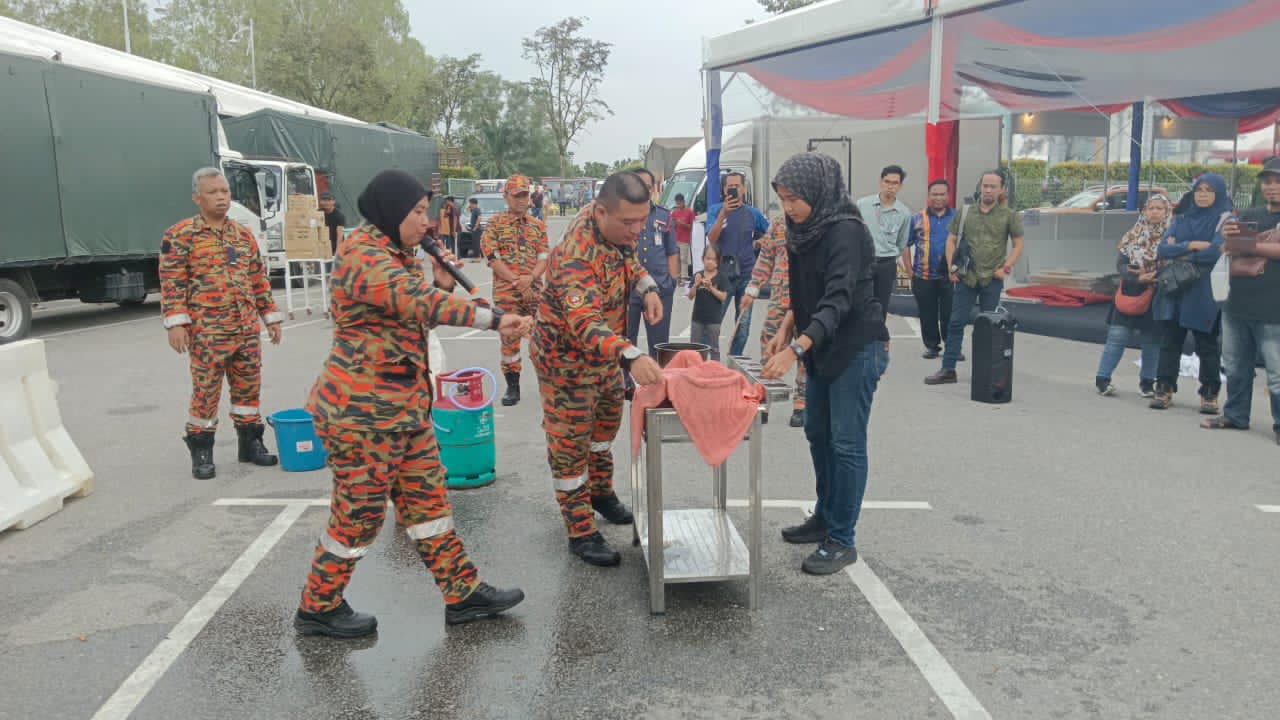 404476519 732744882215991 33142967950