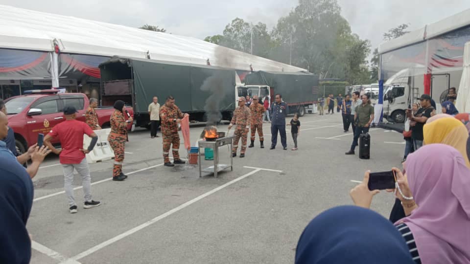 404558724 732743928882753 71605911779