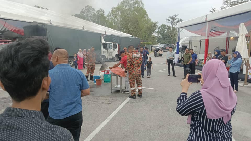 404574446 732744118882734 71858828421