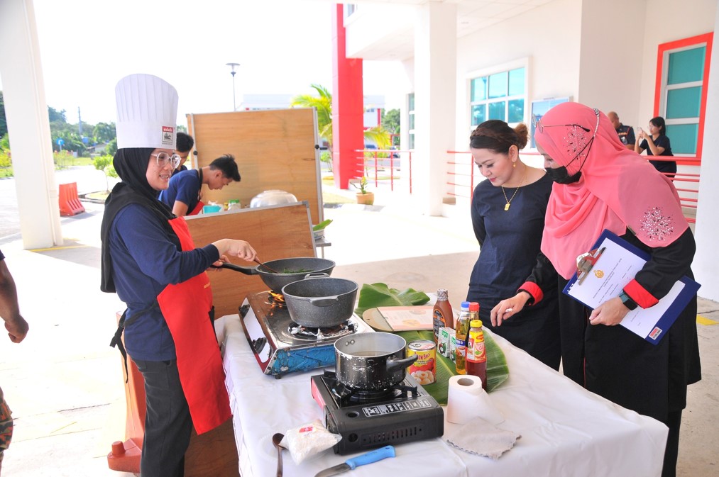 320032001625635972742137 n