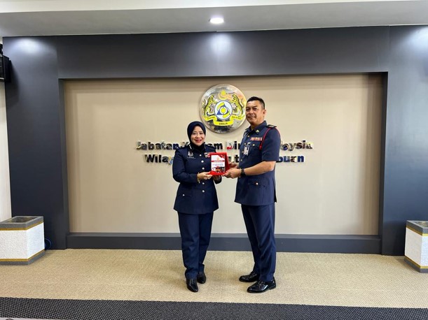 1600016001625635972742137 n