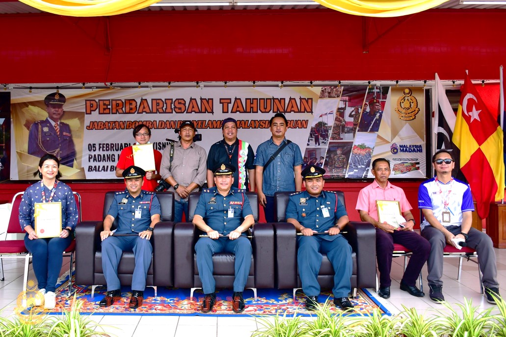 2700027001625635972742137 n