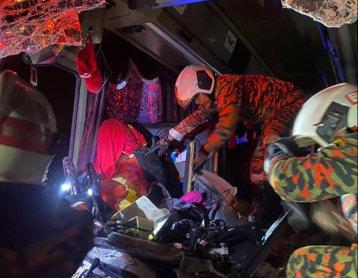 Kemalangan Tragis di Lebuhraya PLUS Seorang Mangsa Meninggal Dunia Tiga Cedera Parah