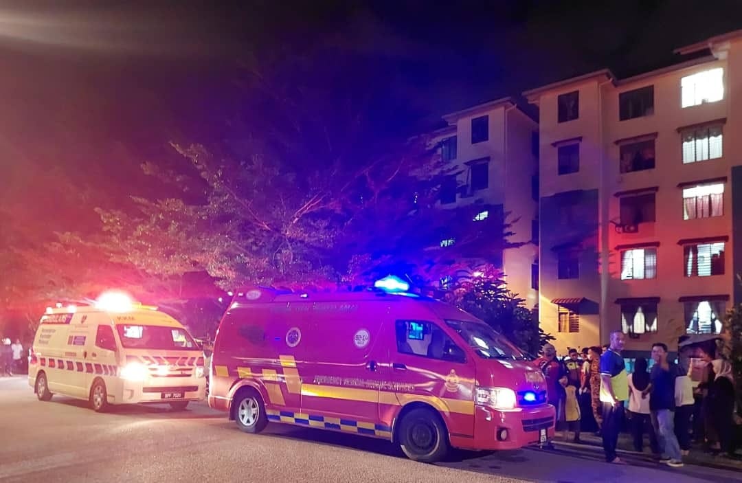 PROTON EXORA TERBABAS KE DALAM LONGKANG SEORANG MANGSA DITEMUI MAUT