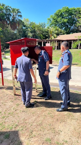 250000250001625635972742137 n