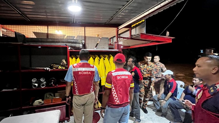 380000380001625635972742137 n