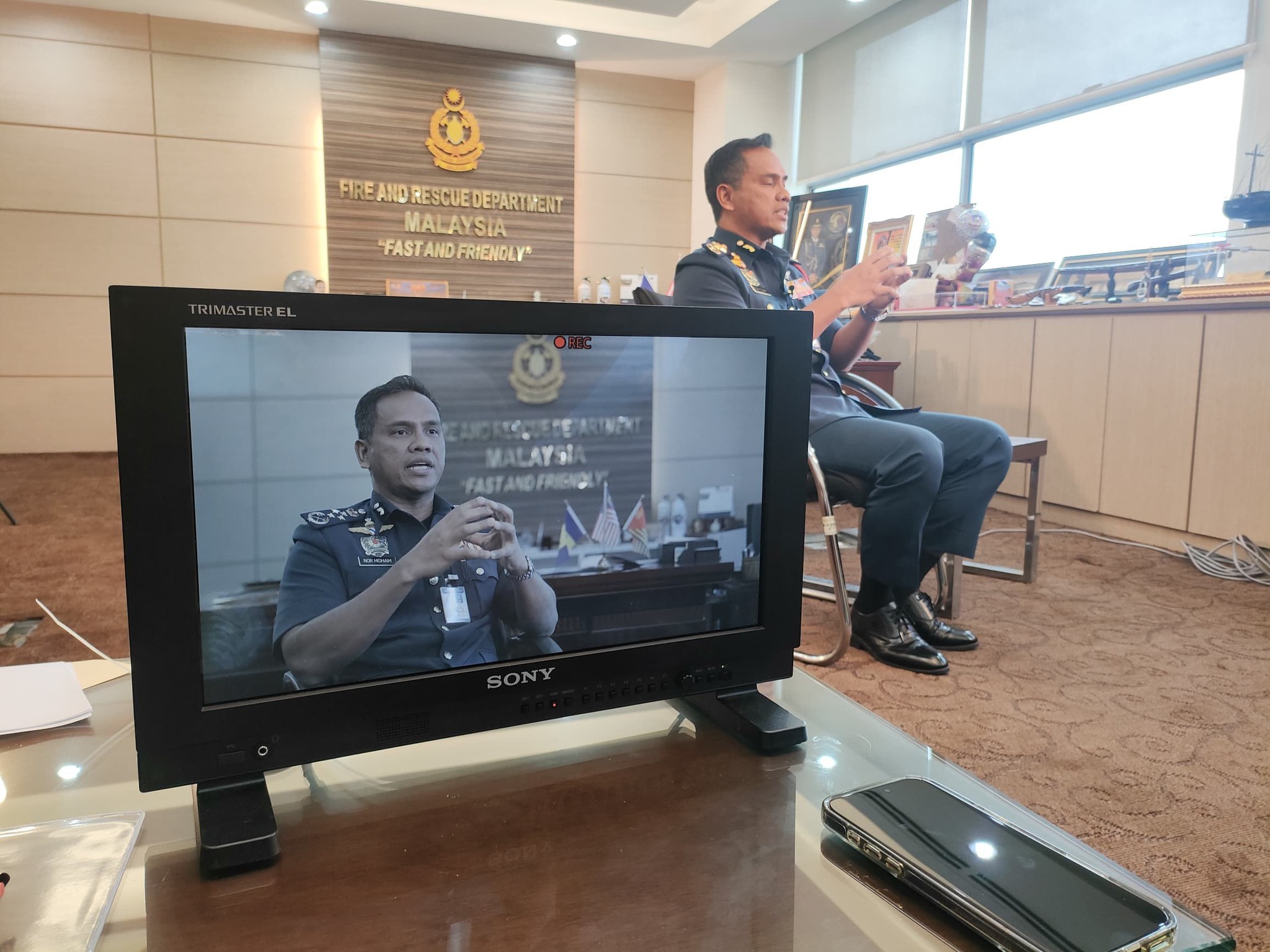 BOMBA TARIK PELABURAN BERKUALITI TINGGI